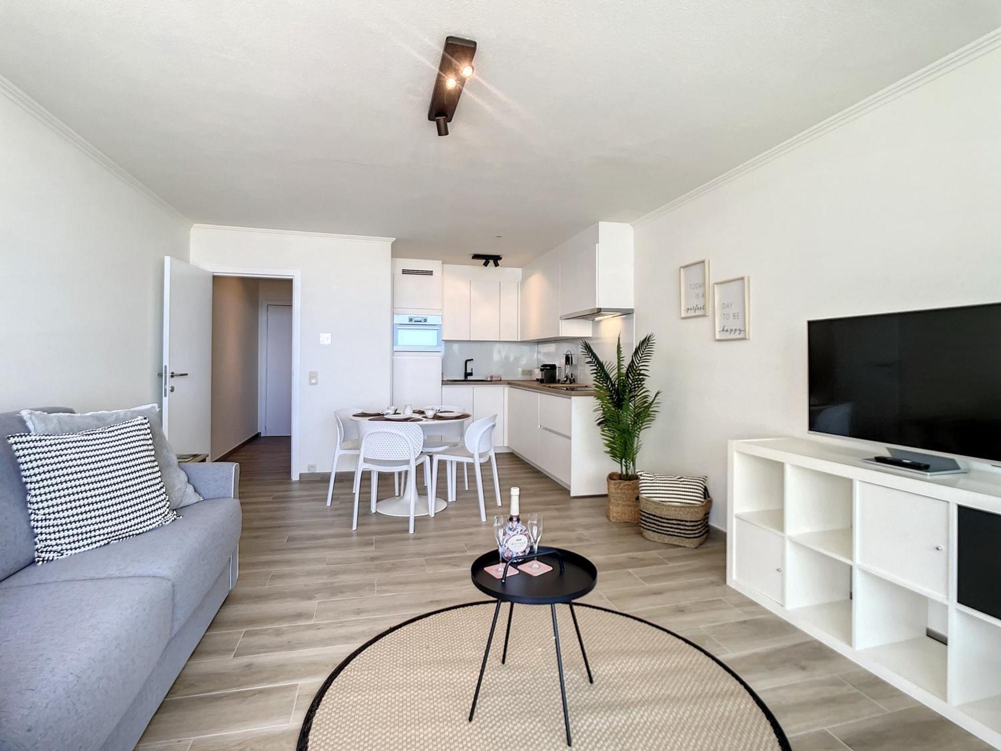 Royal Ascot R7 Met Terras En Zeezicht Op Toplocatie Apartamento Ostende